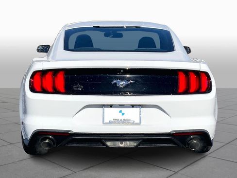 Used 2018 Ford Mustang Coupe image 4