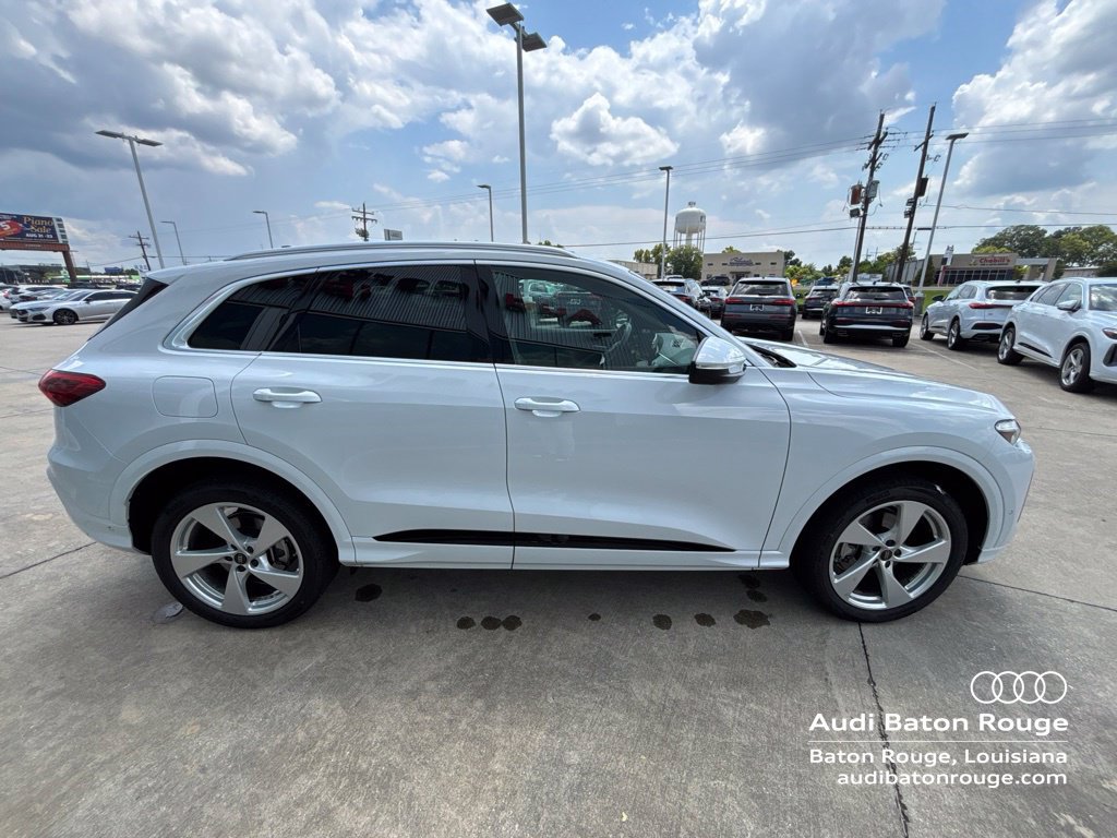 Used 2025 Audi Q5 Premium Plus w/ Premium Plus AWD/4WD image 4