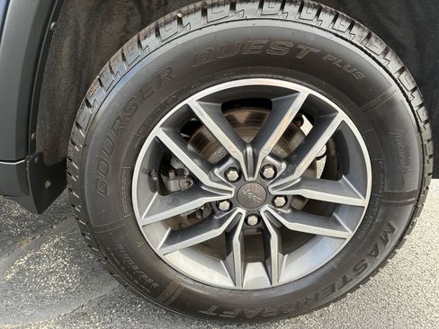 Used 2019 Jeep Grand Cherokee Limited AWD/4WD image 30