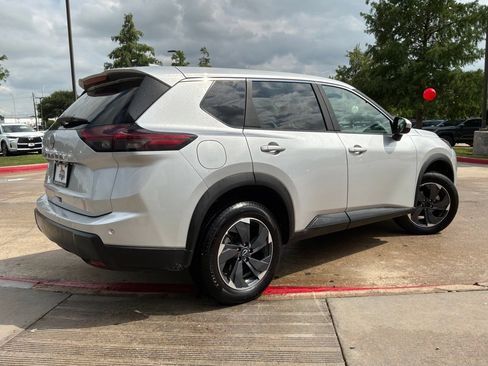 Used 2025 Nissan Rogue SV FWD image 6