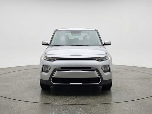 Used 2025 Kia Soul LX w/ LX Technology Package FWD image 2