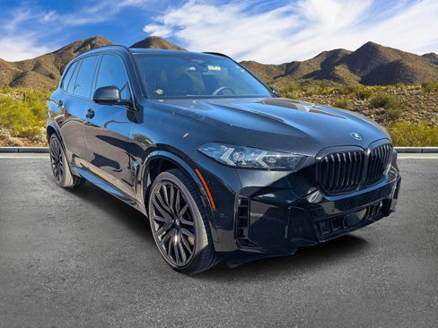 Used 2024 BMW X5 xDrive40i w/ M Sport Package image 3