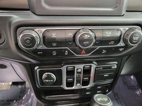 Used 2021 Jeep Wrangler Unlimited Sport AWD/4WD image 49