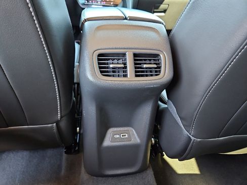 Used 2023 Buick Envision Preferred image 9