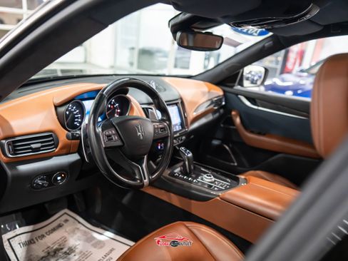 Used 2019 Maserati Levante S GranLusso image 13