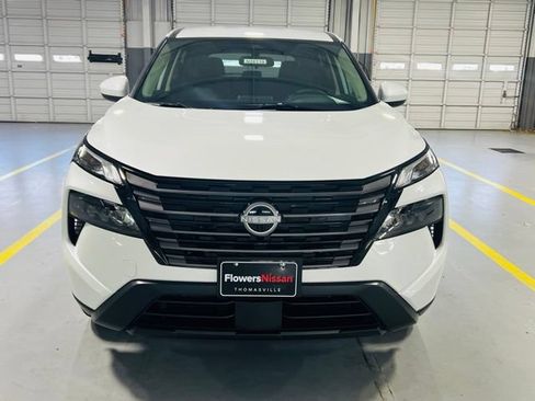 New 2026 Nissan Rogue SV FWD image 10