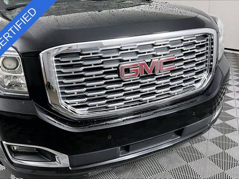 Used 2019 GMC Yukon Denali w/ Denali Ultimate Package image 32