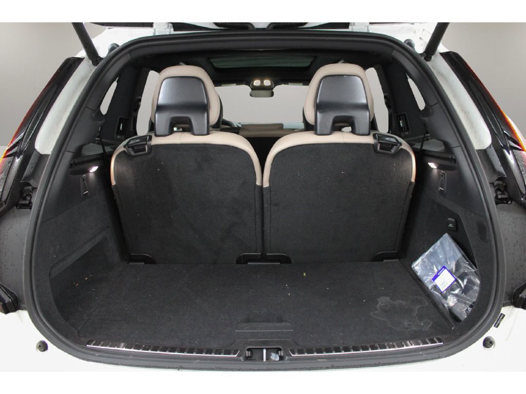 Certified 2025 Volvo XC90 B5 Ultra AWD/4WD image 31