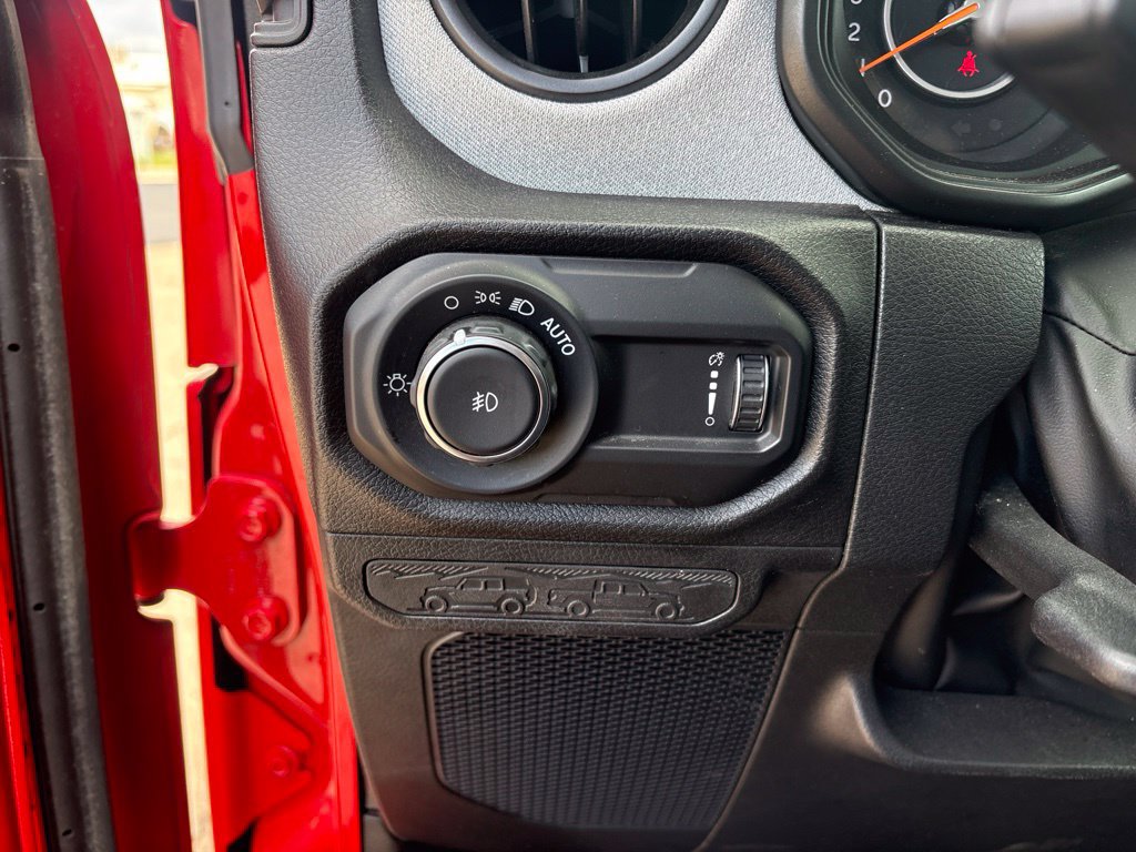 Used 2024 Jeep Wrangler Unlimited Sport AWD/4WD image 18