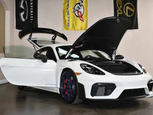 Used 2025 Porsche 718 Cayman GT4 RS w/ Weissach Package image 89
