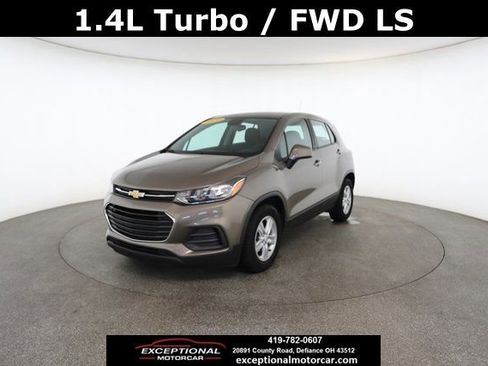 Used 2020 Chevrolet Trax LS image 1