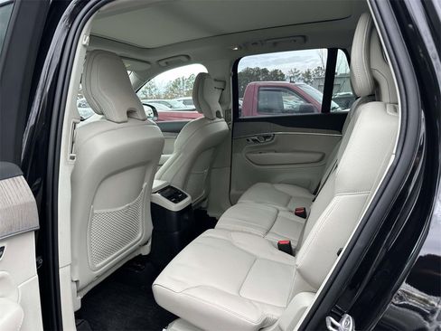 Used 2024 Volvo XC90 T8 Plus image 6