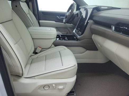 New 2026 GMC Yukon XL Denali w/ Denali Reserve Package AWD/4WD image 10