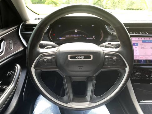 Used 2022 Jeep Grand Cherokee L Limited RWD image 14