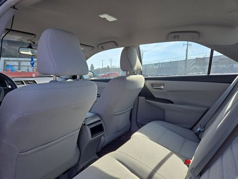 Used 2015 Toyota Camry LE image 7