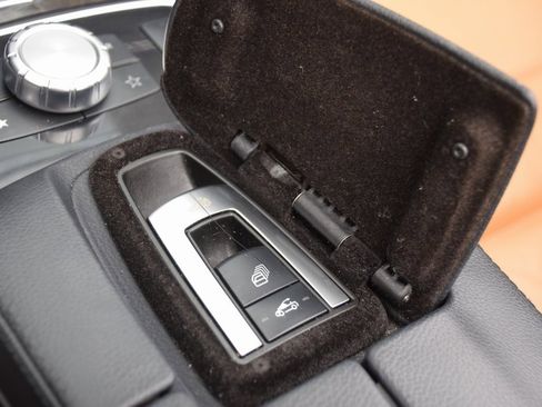 Used 2015 Mercedes-Benz E 400 Cabriolet image 29