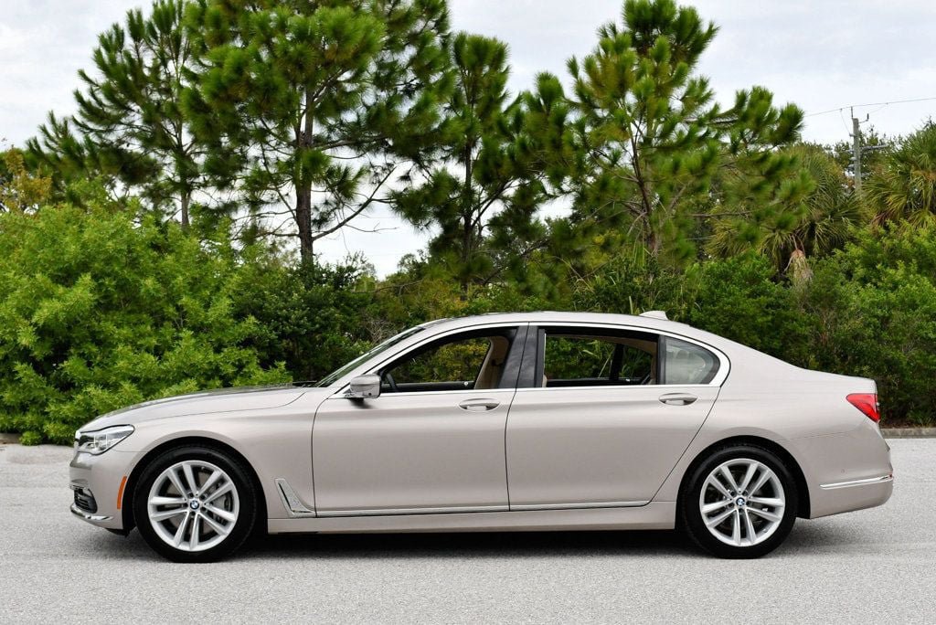 Used 2016 BMW 750i xDrive AWD/4WD image 27