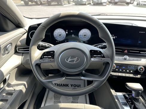 Used 2024 Hyundai Elantra SEL w/ Convenience Package FWD image 14