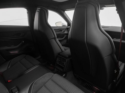 New 2025 Porsche Taycan image 27