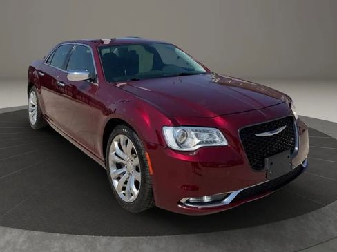 Used 2019 Chrysler 300 Limited RWD image 1