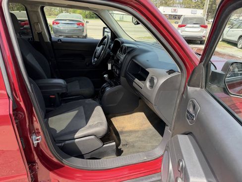 Used 2016 Jeep Patriot Sport FWD image 19