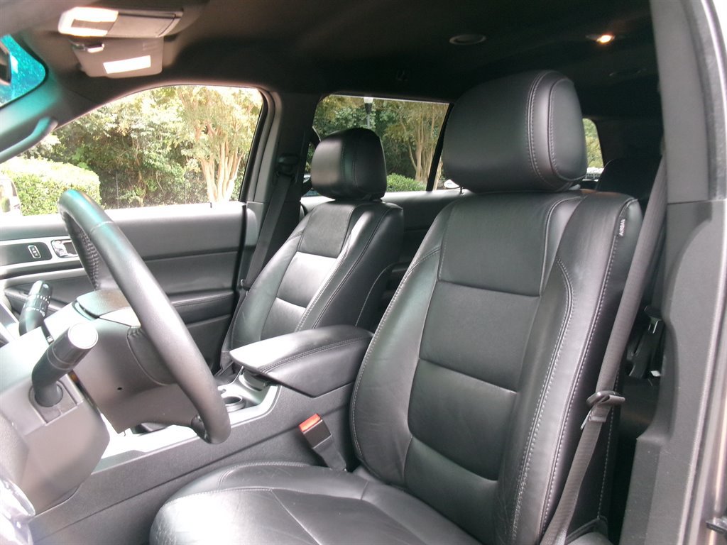 Used 2011 Ford Explorer XLT w/ 202A Rapid Spec Order Code FWD image 14
