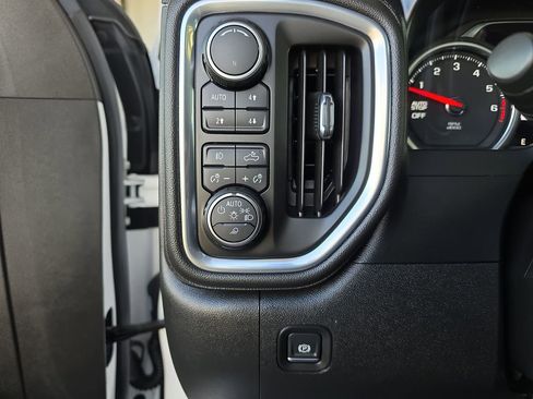 Certified 2019 Chevrolet Silverado 1500 High Country w/ Z71 Off-Road Package AWD/4WD image 21