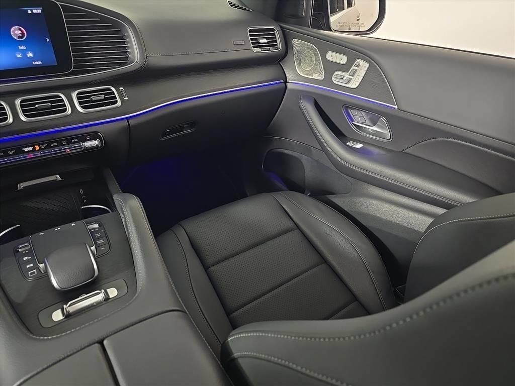 Used 2025 Mercedes-Benz GLS 450 4MATIC image 26
