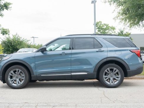 Used 2025 Ford Explorer Active w/ Active Comfort Package AWD/4WD image 11