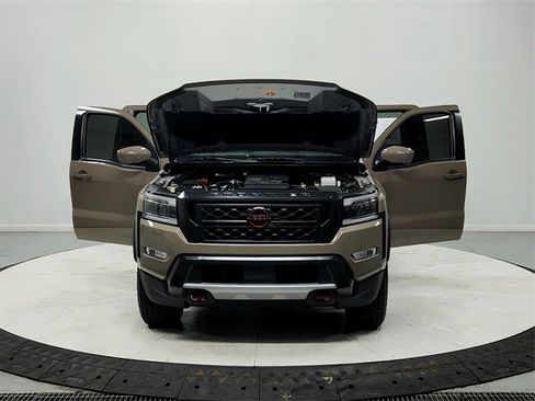 Used 2024 Nissan Frontier Pro-X image 10