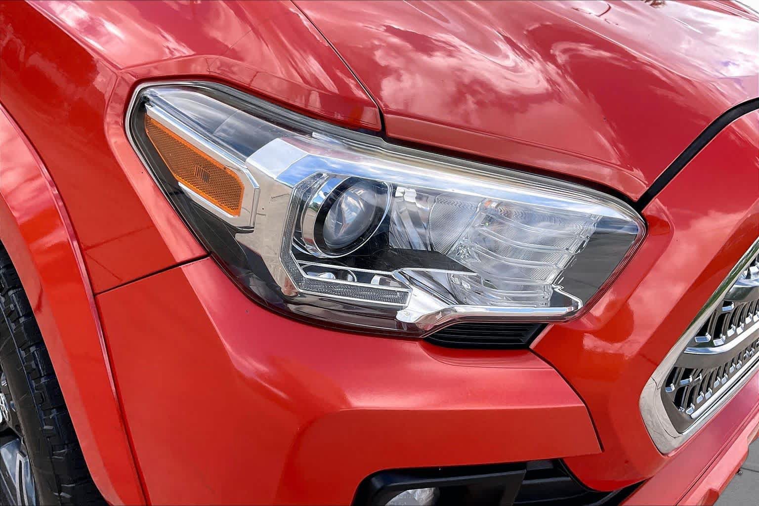 Used 2016 Toyota Tacoma TRD Sport w/ Towing Package RWD image 25