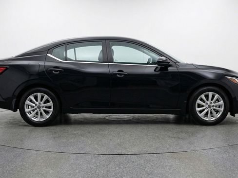 Used 2025 Nissan Sentra S image 11
