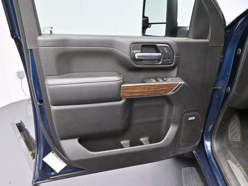 Used 2023 Chevrolet Silverado 3500 High Country w/ Technology Package AWD/4WD image 9