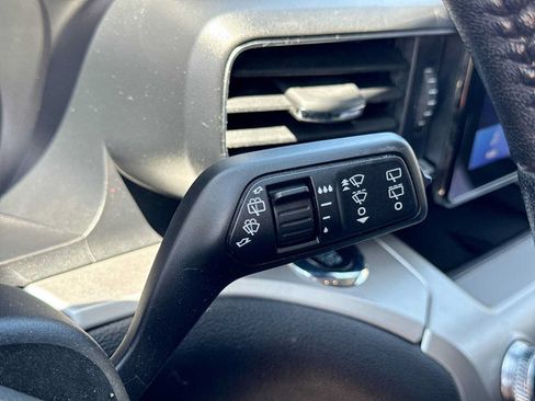 Used 2022 Ford Explorer XLT w/ Equipment Group 202A AWD/4WD image 26