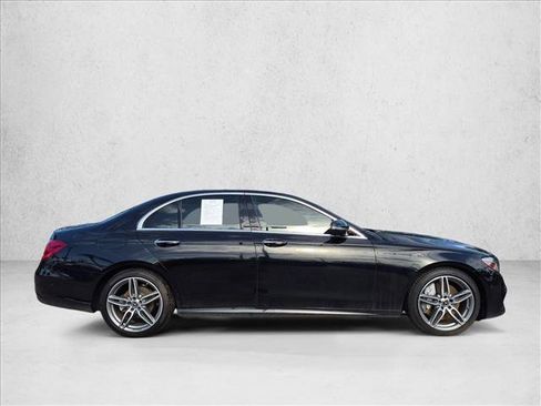 Used 2019 Mercedes-Benz E 300 image 4