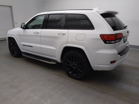 Used 2019 Jeep Grand Cherokee Altitude image 3