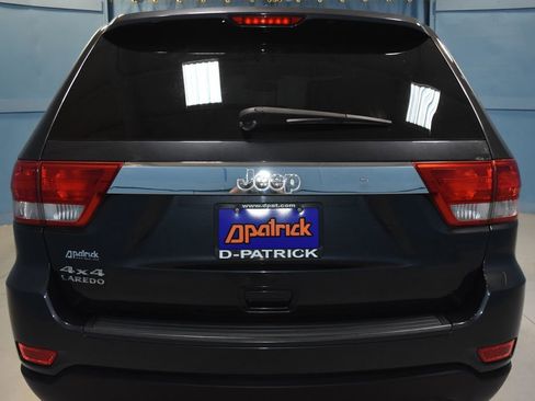 Used 2012 Jeep Grand Cherokee Laredo w/ Laredo E Group image 24