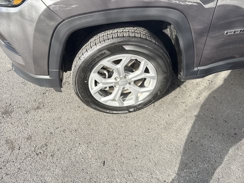 Used 2024 Jeep Compass Latitude w/ Convenience Group image 11