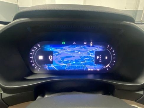 Used 2025 Volvo XC40 B5 Plus w/ Climate Package AWD/4WD image 15