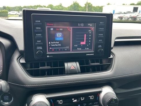 Used 2021 Toyota RAV4 XLE AWD/4WD image 8