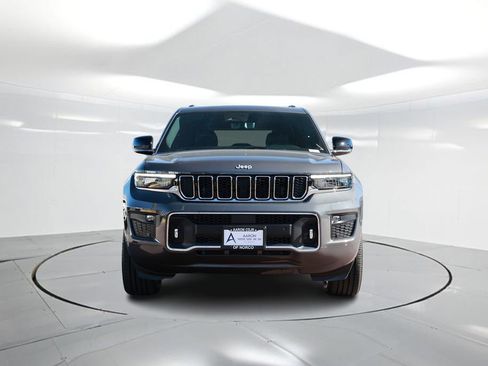New 2025 Jeep Grand Cherokee Overland w/ Luxury Tech Group IV AWD/4WD image 4