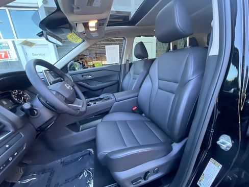 Used 2026 Nissan Rogue SV w/ SV Premium Package AWD/4WD image 19