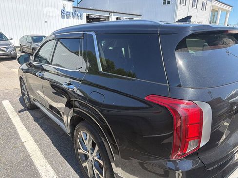 Used 2021 Hyundai Palisade Limited FWD image 3