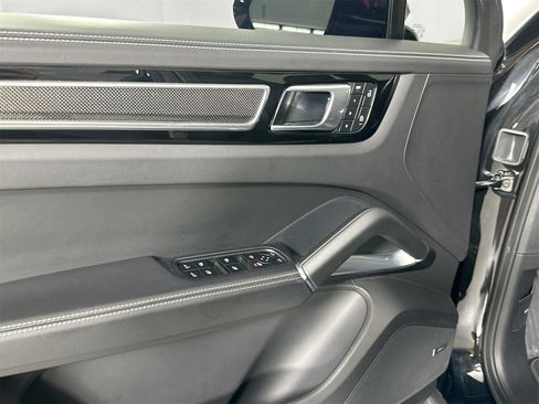 Certified 2023 Porsche Cayenne Turbo image 32