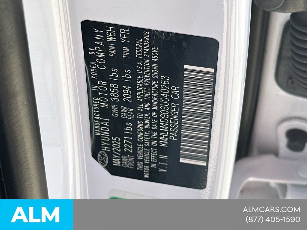 Used 2025 Hyundai Elantra Sport FWD image 37