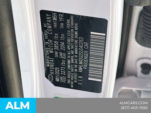 Used 2025 Hyundai Elantra Sport FWD image 37