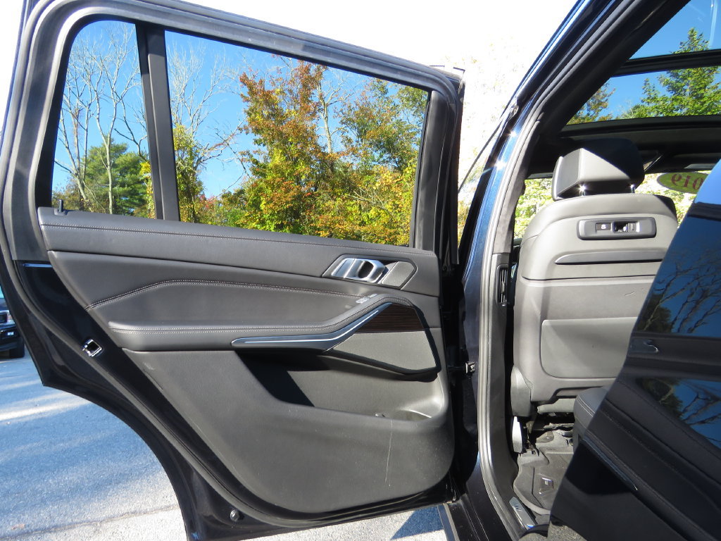 Used 2019 BMW X7 xDrive40i w/ Premium Package AWD/4WD image 21