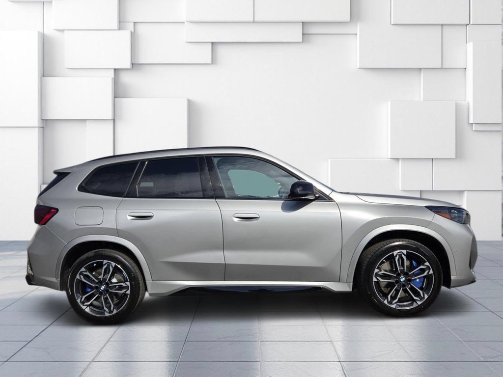 Certified 2025 BMW X1 M35i w/ Shadowloine Package AWD/4WD image 4