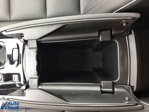 Used 2022 Buick Envision Essence w/ Safety Package image 43