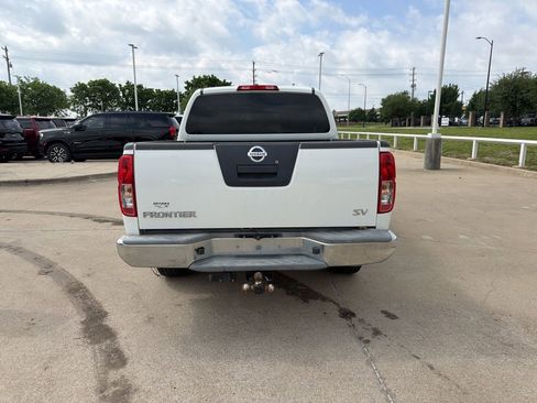 Used 2012 Nissan Frontier SV RWD image 4